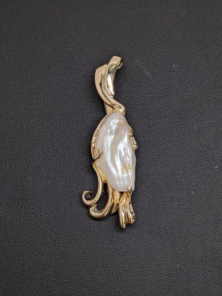 Vintage Tennessee Pearl Pendant
