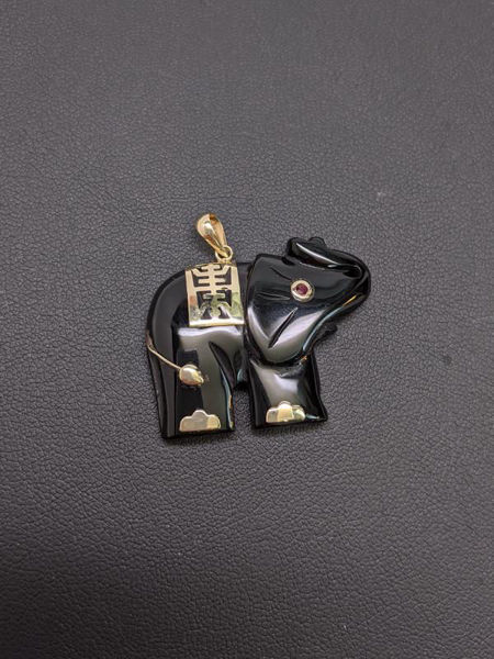 Picture of Onyx and Gold Elephant Pendant